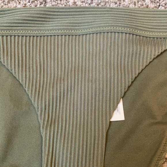 Hollister Swimsuit Bottom - Picture 2 of 5